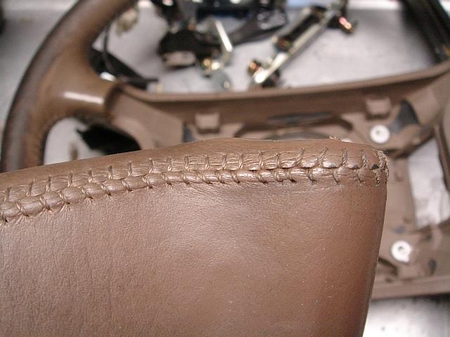 leathergearshift.jpg (58095 bytes)