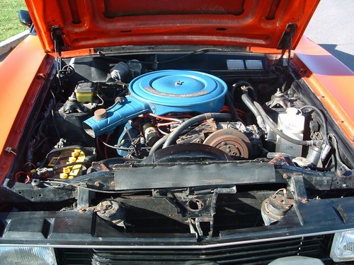 engine2.jpg (78970 bytes)